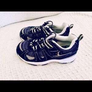 Kids Merrill’s size 10